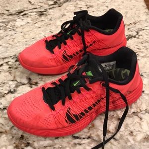 Women’s Nike flywire.